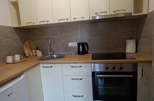 East Sarajevo Apartment | Cozy studio in peaceful Istocno Sarajevo with AC comfort