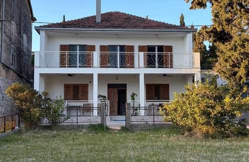 Blace Apartment | Croatia, Dalmatia! Charming apartment in the fishing village of Blace, right on the water!