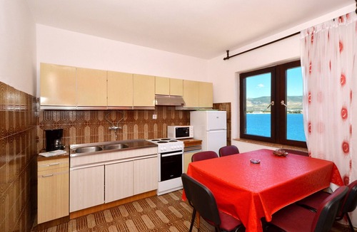 Arbanija Apartment | D large apt with big terrace, next to the beach