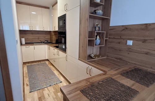 Sarajevo Apartment | Daky home near AirPort,tram and City center
