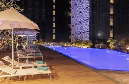 Garhoud Apartment | Deluxe Room Near Qova Cafe