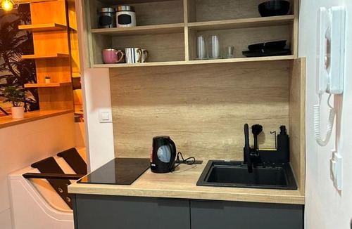 New Belgrade Apartment | Diamond airport JACUZZI&SAUNA apartman Ledine