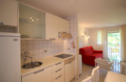 Mali Maj House | Dog-friendly holiday home with Mediterranean garden, just 650 metres from the beach