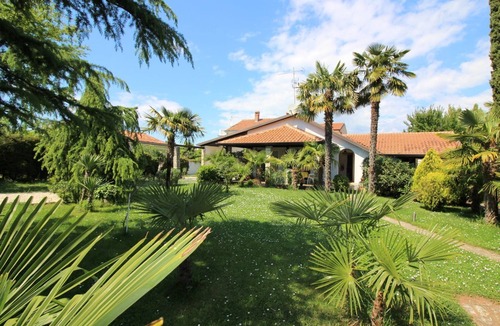 Mali Maj House | Dog-friendly holiday home with Mediterranean garden, just 650 metres from the beach