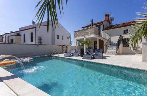 Mugeba Apartment | Dolce Vita Apartments with Heated Pool