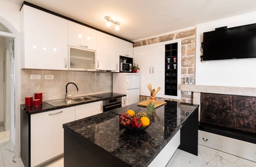 Prigradica House | Dona Maria-Five Bedroom Holiday Home With Pool