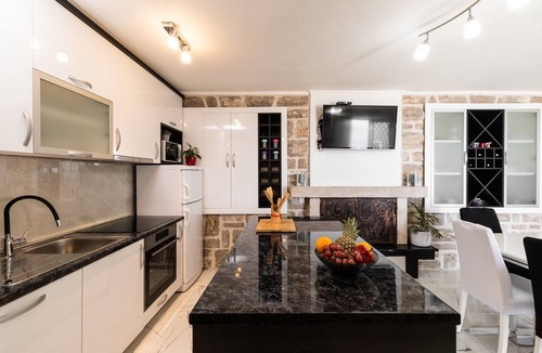 Prigradica House | Dona Maria-Five Bedroom Holiday Home With Pool