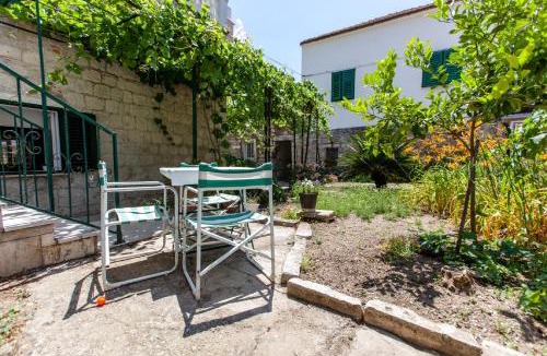 Split Apartment | Downtown Authentic Apartments