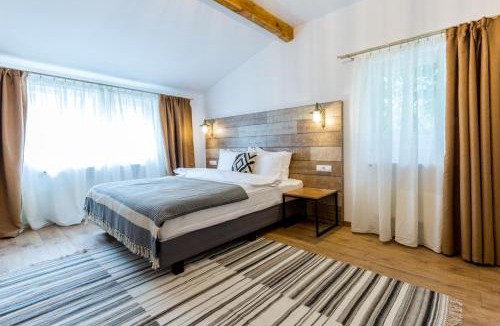 Brasov City Centre House | Drachenhaus Urban Villa