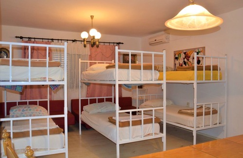Cove Tri Zala (Zrnovo) Hostel | Dragan's Den - Bed in 12-Bed Mixed Dormitory Room No 3