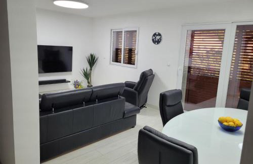 Ubli Apartment | Dragovoda bay