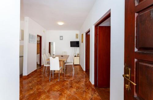 Zrce Apartment | Drazen Charming First Floor Apartment