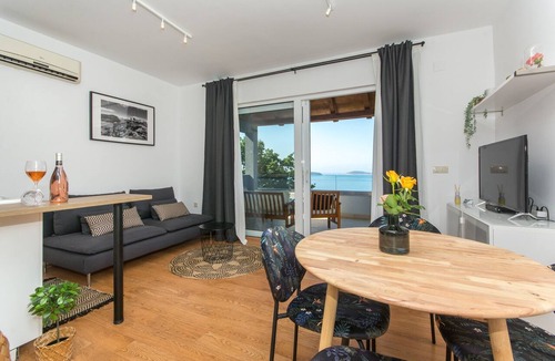 Zupa dubrovacka Apartment | Dreamhouse Soline Sea View, Pool and Jacuzzi Green Studio Apartment