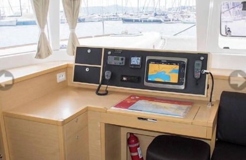 Komolac Boat Rental | Dubrovnik Delight: A Sun-Kissed Sailing Experience
