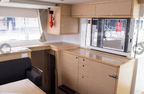 Komolac Boat Rental | Dubrovnik Delight: A Sun-Kissed Sailing Experience