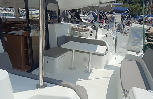 Komolac Boat Rental | Dubrovnik Delight: A Sun-Kissed Sailing Experience