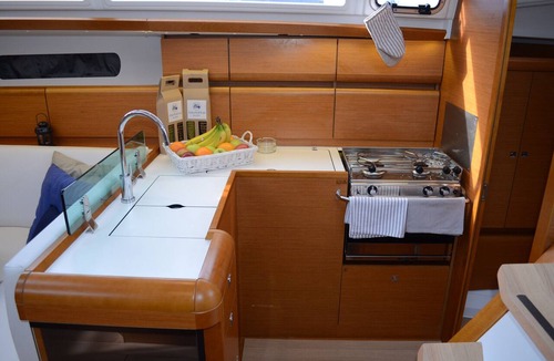 Ploce Boat Rental | Dubrovnik Delight: Sun-soaked Sailing Adventure