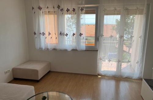Sodici Apartment | East Side Flat