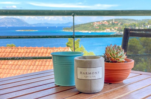 Lumbarda Apartment | Eco apartments Sunshine - Olive Tree for 4