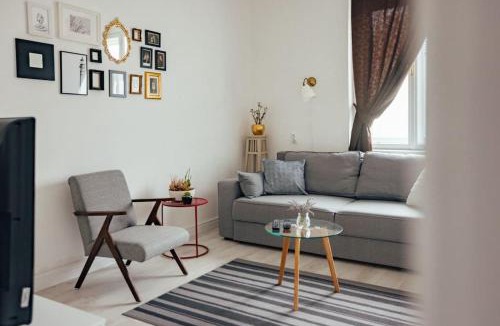 Zrenjanin Apartment | Edith Piaf