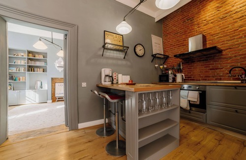 Brasov City Centre Apartment | Ela's Chic Apartment - Ultracentral, Old Town