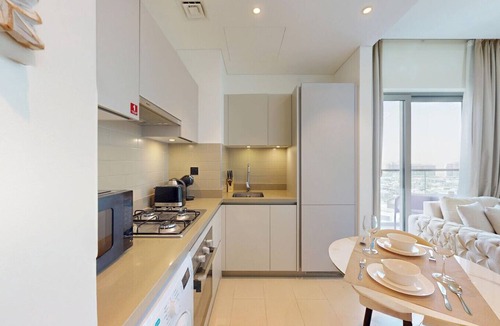 Nad Al Sheba Apartment | Elegant 1 Bedroom l in Meydan l Community Views