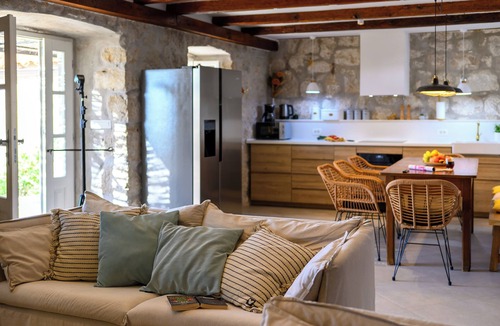 Brsecine Villa | Elegant 3-Bedroom Seaview Villa with Pool, Fast Optic WiFi & AC