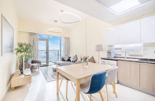 Discovery Gardens Apartment | Elegant Home next to Metro Station in Al Furjan