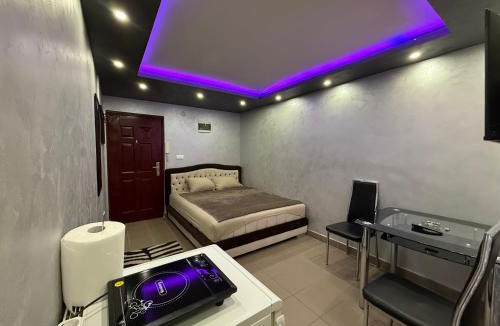 Jakovo Apartment | Element Apartman Obrenovac, Privatni Parking