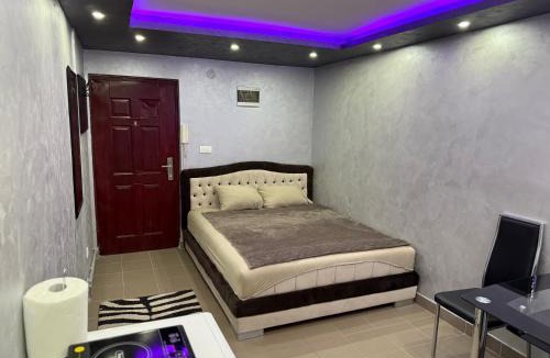 Jakovo Apartment | Element Apartman Obrenovac, Privatni Parking