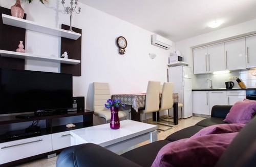 Pisak House | Entire holiday home in Pisak with private pool