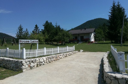 Rudanovac House | Entire House with Hot Tub Just For You - Plitvice Lakes