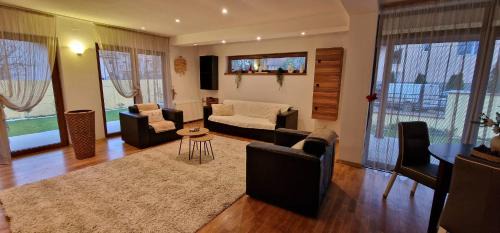 Ghiroda House | Erik's House Apartaments