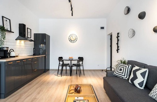Bucharest City-Centre Apartment | Esiko by MRG Apartments | Balcony | University Square | Old Town | City Centre