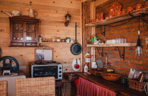 Mladenovac Ski Chalet | Etno kompleks Orahovac - Vajat Sova