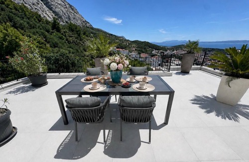Moca Apartment | Exclusive 200 m² penthouse with a fantastic ocean view and a communal pool