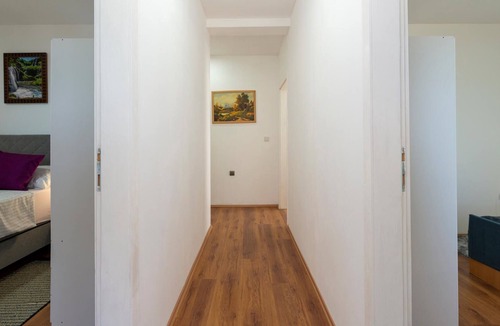 Obrovac Apartment | Experience a fantastic nature vacation in this beautiful vacation apartment in a detached house.