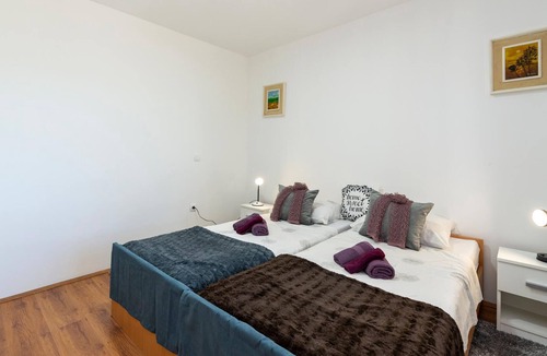 Obrovac Apartment | Experience a fantastic nature vacation in this beautiful vacation apartment in a detached house.
