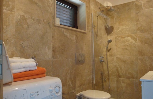 Cove Basina (Jelsa) Apartment | Family apartment for 4 people in a prime location, right on the beach