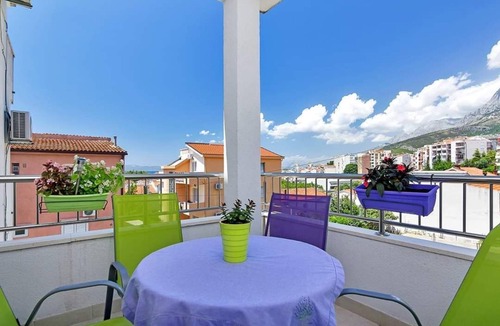 Vrpolje Apartment | Family apartment in center of city