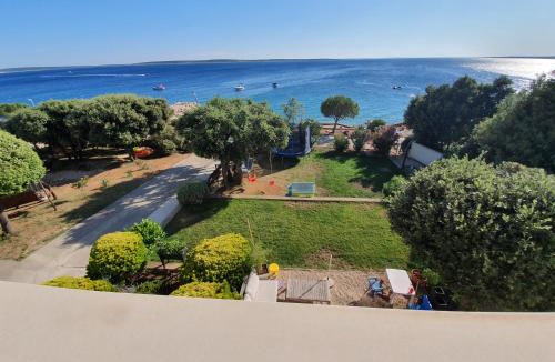 Mandre Apartment | Family Apartments Iris 20m from the beach, in Mandre