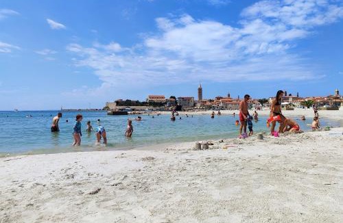 Mundanije Apartment | Family-friendly apartments with swimming pool Mundanije, Rab - 5076