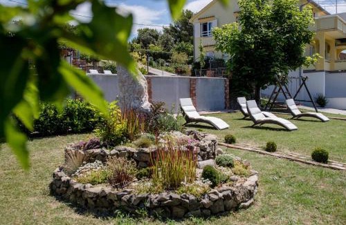 Mundanije Apartment | Family-friendly apartments with swimming pool Palit, Rab - 16330