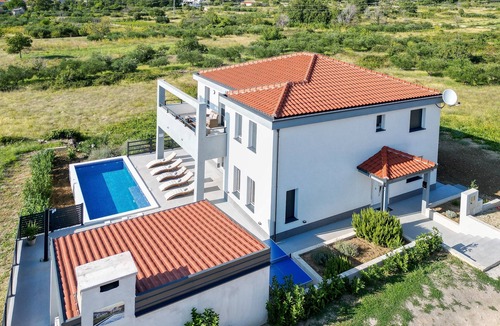 Srinjine House | Family friendly house with a swimming pool Srinjine, Split (K-23770)