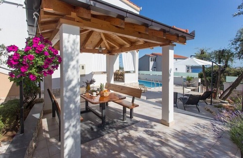 Sevid House | Family friendly house with the pool in Sevid