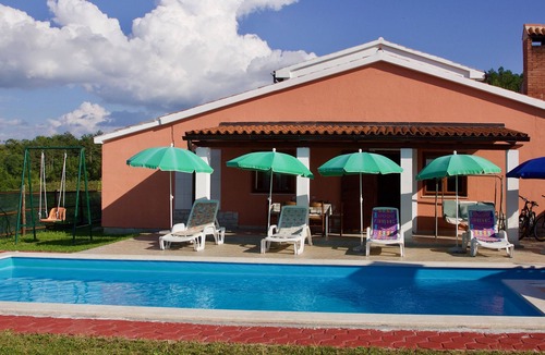 Buzet Villa | Family-Friendly Villa Belvedere with great garden and private pool