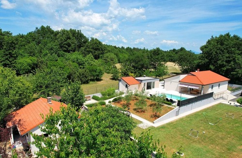 Divsici House | Family house with pool