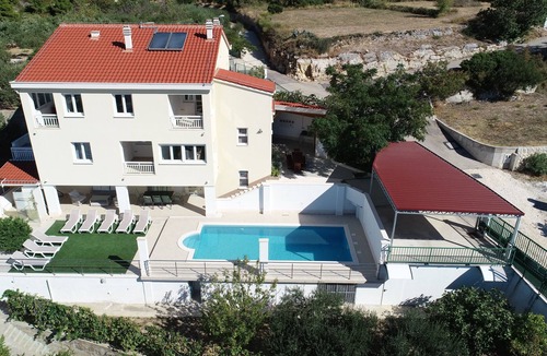 Kastel Gomilica Villa | Family villa with heated swiming pool in Kaštela between Split & Trogir