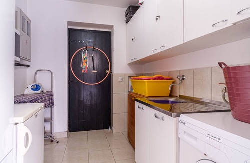 Cove Makarac (Milna) House | Family villa with spacious yard, Mediterranean garden and pool