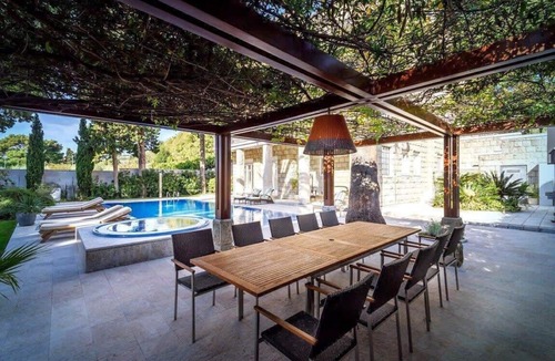 Znjan Villa | Fancy Modern Villa with Deluxe Interior